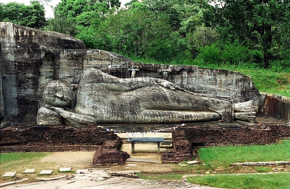 Le Bouddha couché de Gal Vihara