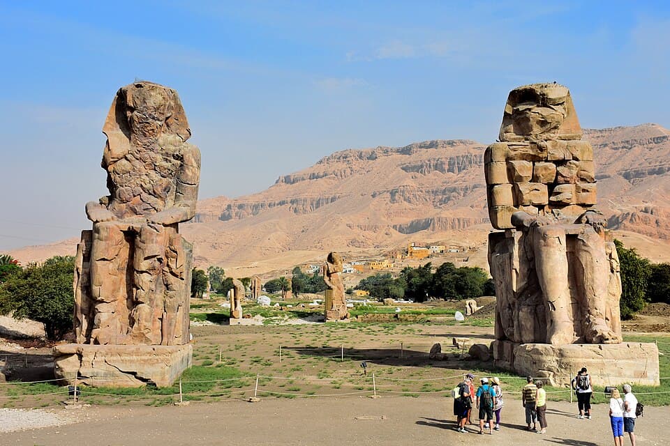 Les Colosses de Memnon